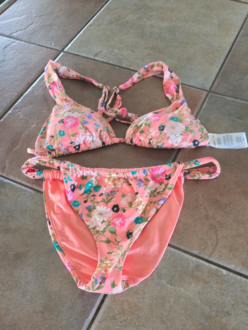 O'Neill Coral Pink Floral  Two-Piece Bikini Sz Med Nwt